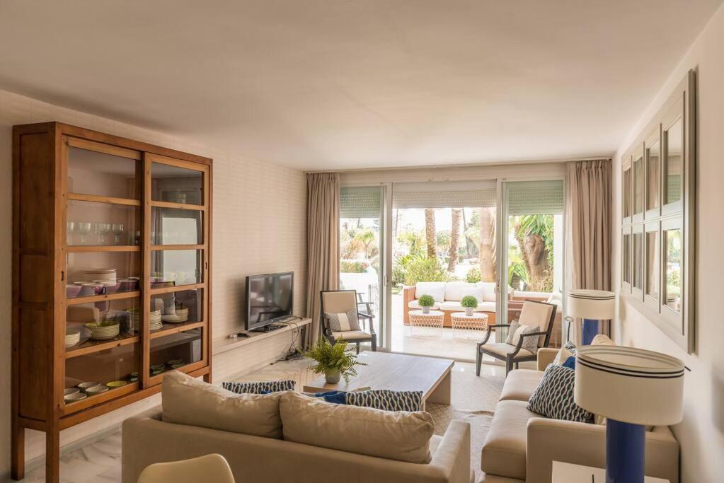 אסטפונה Alcazaba Beach Apartment מראה חיצוני תמונה